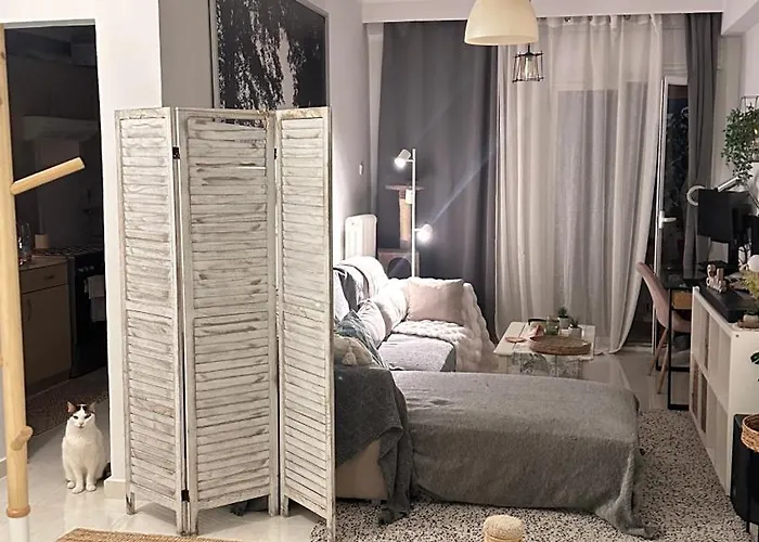 Beautiful Private Double Bedroom In Thessaloniki