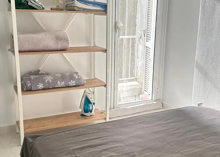 Beautiful Private Double Bedroom In Thessaloniki